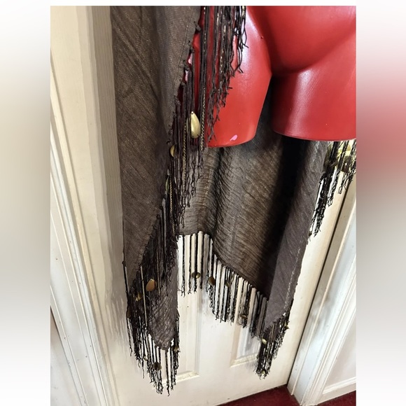 NWT ECHO 100% LINEN DARK BROWN FRINGE METAL BOHO SCARF - SQUARE - 43"X43" NEW - Picture 8 of 12